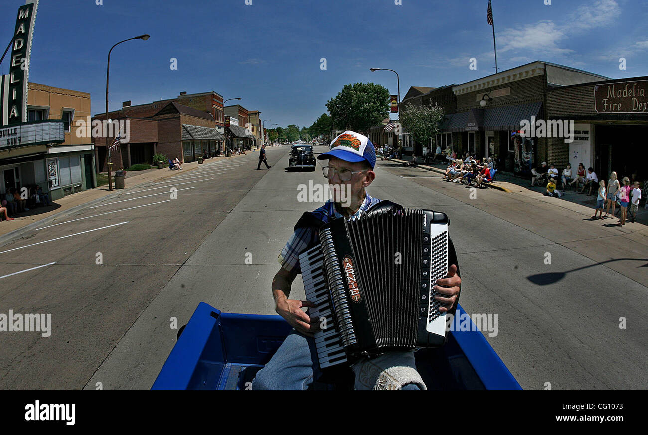 July 14th, 2007 Madelia, MN, USA Sixtyeightyearold Arnie