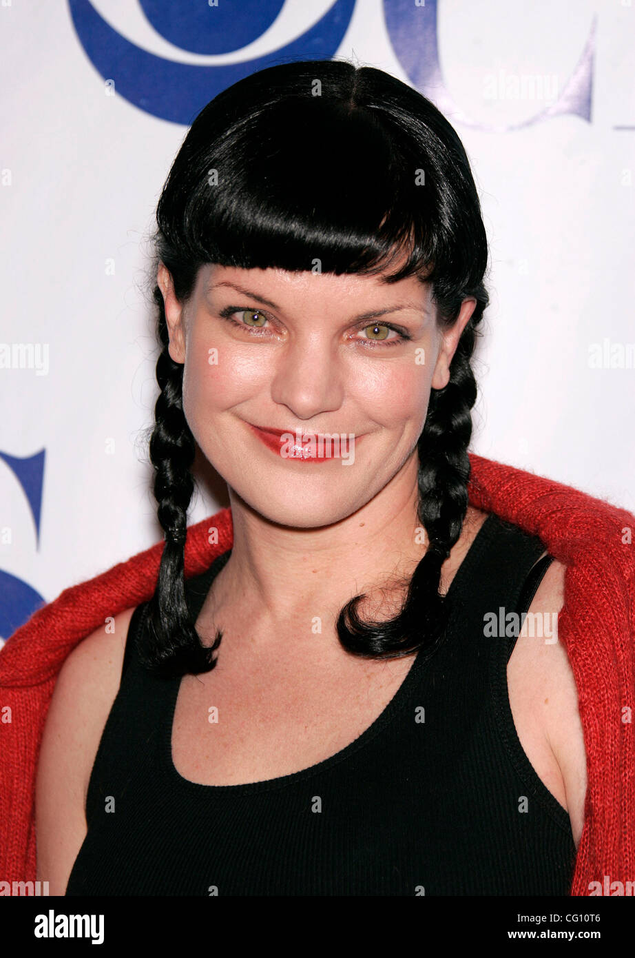 Pauley perrette hi-res stock photography and images - Page 2 - Alamy