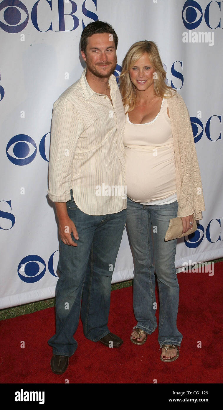 Jul 19, 2007; Hollywood, California, USA; Actor OLIVER HUDSON and wife ...