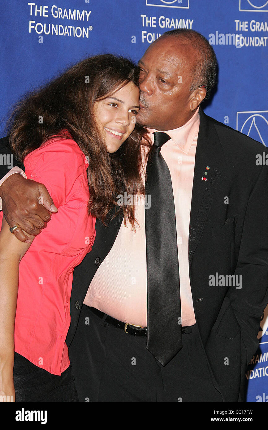 2007-jerome-warezuma-press-quincy-jones-and-daughter-kenya-durring-CG17FW.jpg