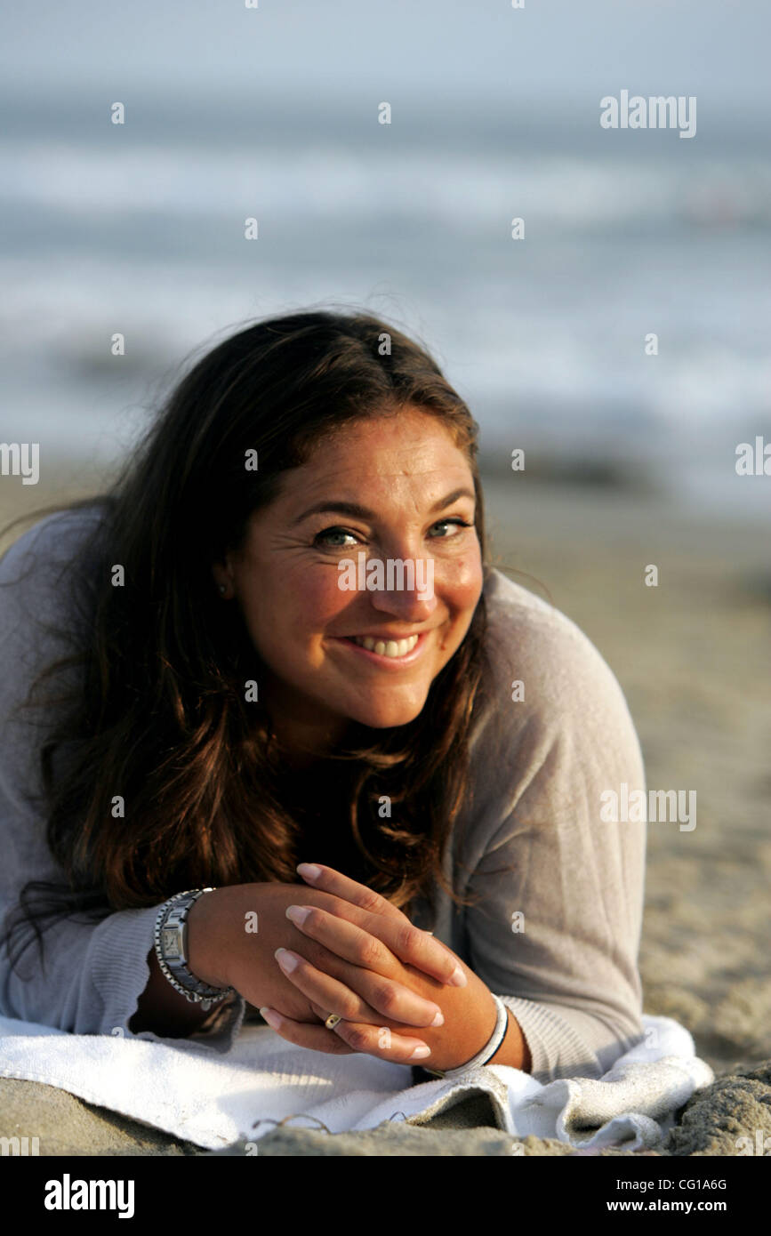July 16, 2007, Carlsbad, California, USA. Jo Frost, the 'Super Nanny' enjoys being on the beach when she's not filming the TV show.  Shot on Monday, July 16, 2007. Mandatory Credit:  photo by Crissy Pascual/San Diego Union-Tribune. copyright 2007 San Diego Union Tribune. Stock Photo
