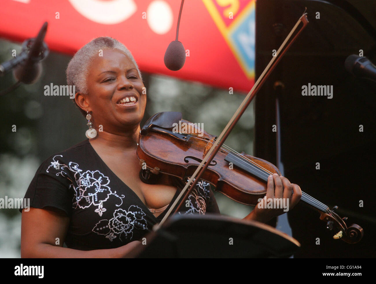 Aug 01, 2007 New York, NY, USA Jazz violinist REGINA CARTER
