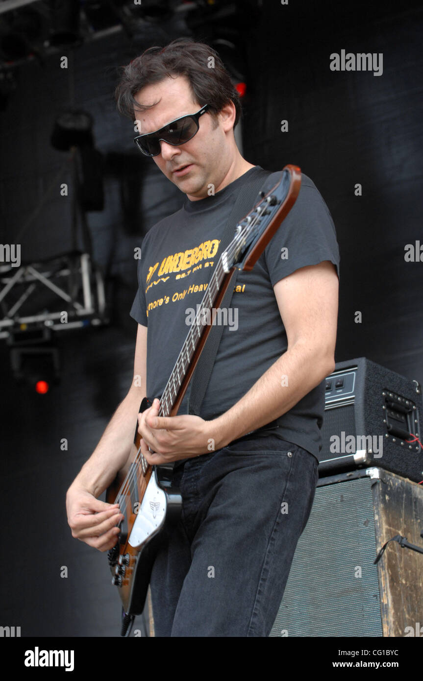 Adam schlesinger hires stock photography and images Alamy