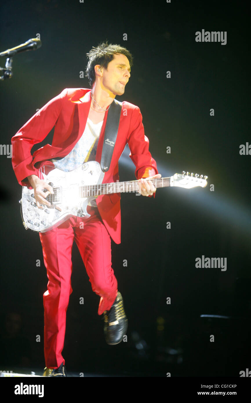 Muse Performing At Madison Square Garden On August 6 2007 Matthew Bellamy On Vocals In Red Suit Christopher Wolstenholme On Bass Dominic Howard On Drums Stock Photo Alamy