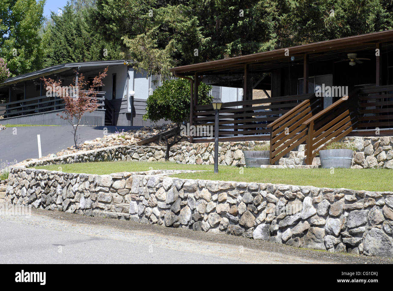 Photo of a couple of the mobile homes at South Camanche mobile home