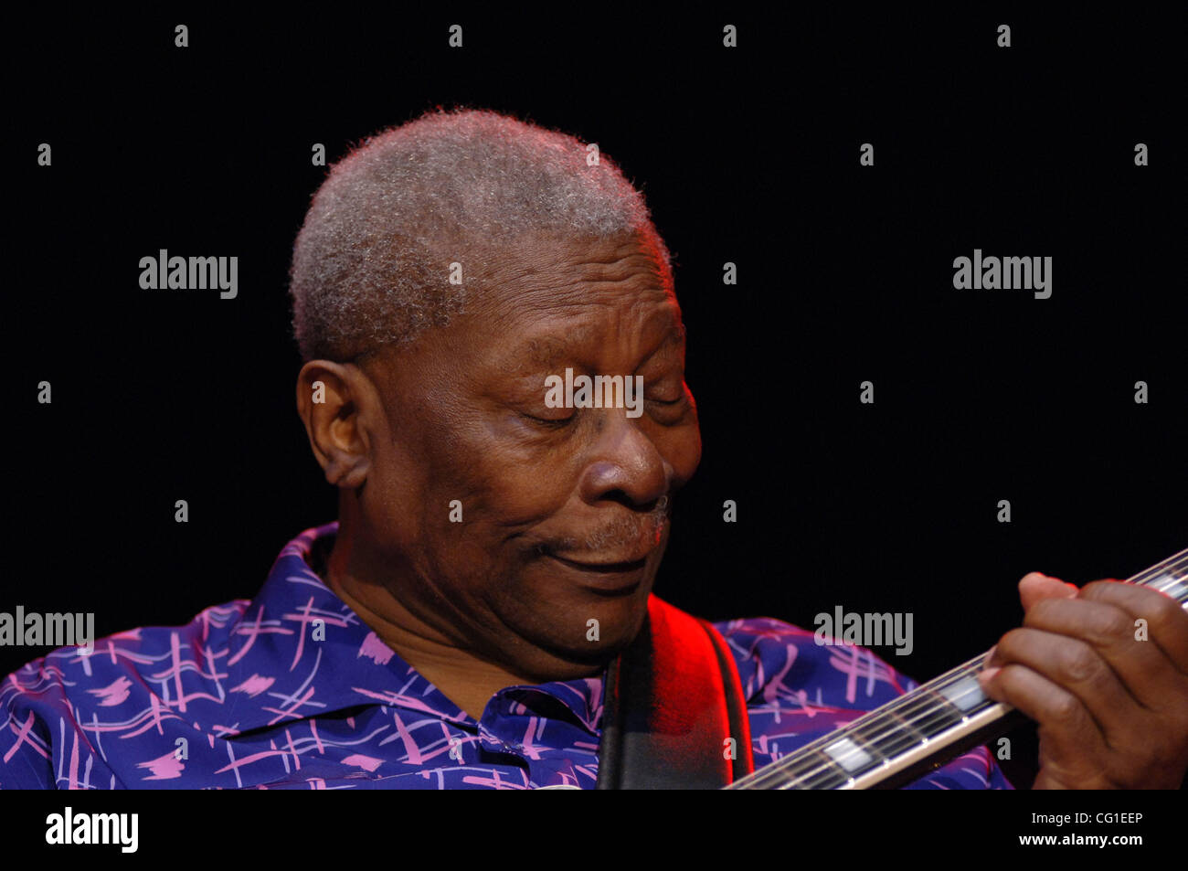 Aug 10, 2007 - Portsmouth, VA, USA - Bluse legend and multi Grammy winner B.B. KING brings the blues out on a hot August night at the Netelos Pavilion. (Credit Image: © Jeff Moore/ZUMA Press) Stock Photo