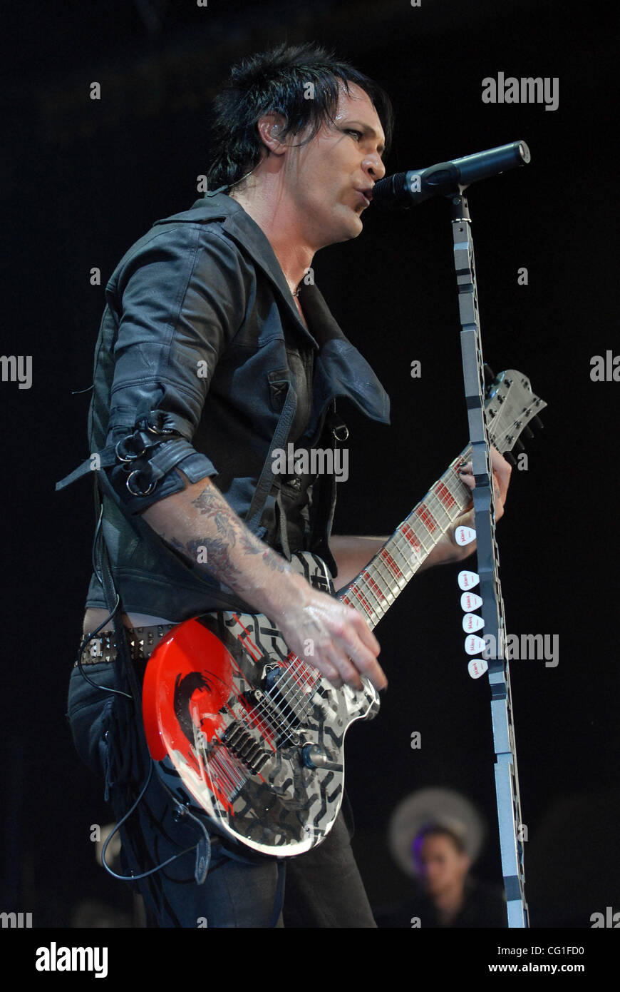 Ryan Schuck Roland Aug. 13, 2007 Raleigh, NC; USA, Singer / Guitarist RYAN SCHUCK of the ...