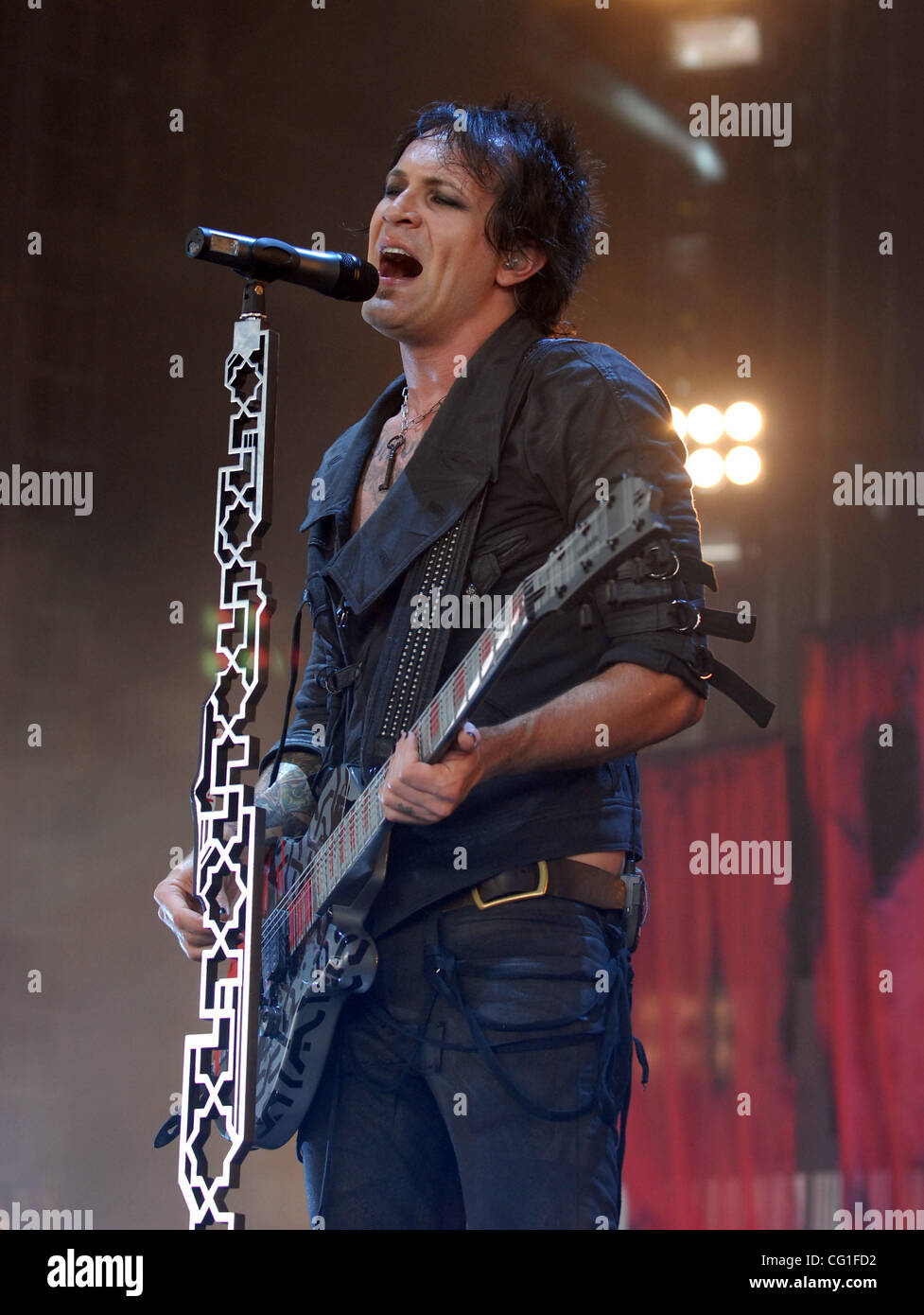 Ryan Schuck Roland Aug. 13, 2007 Raleigh, NC; USA, Singer / Guitarist RYAN SCHUCK of the ...
