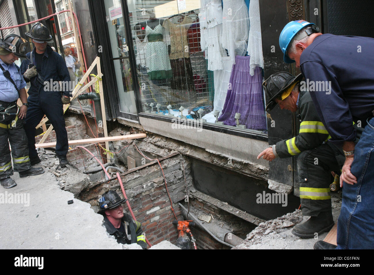 Firefighters rescue 2 construction workers on 148 West 36th. St. today ...