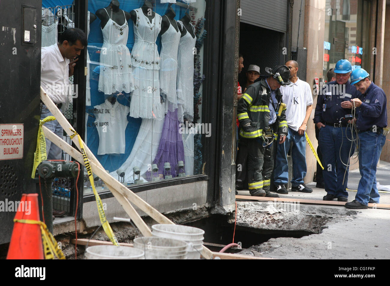 Firefighters rescue 2 construction workers on 148 West 36th. St. today ...