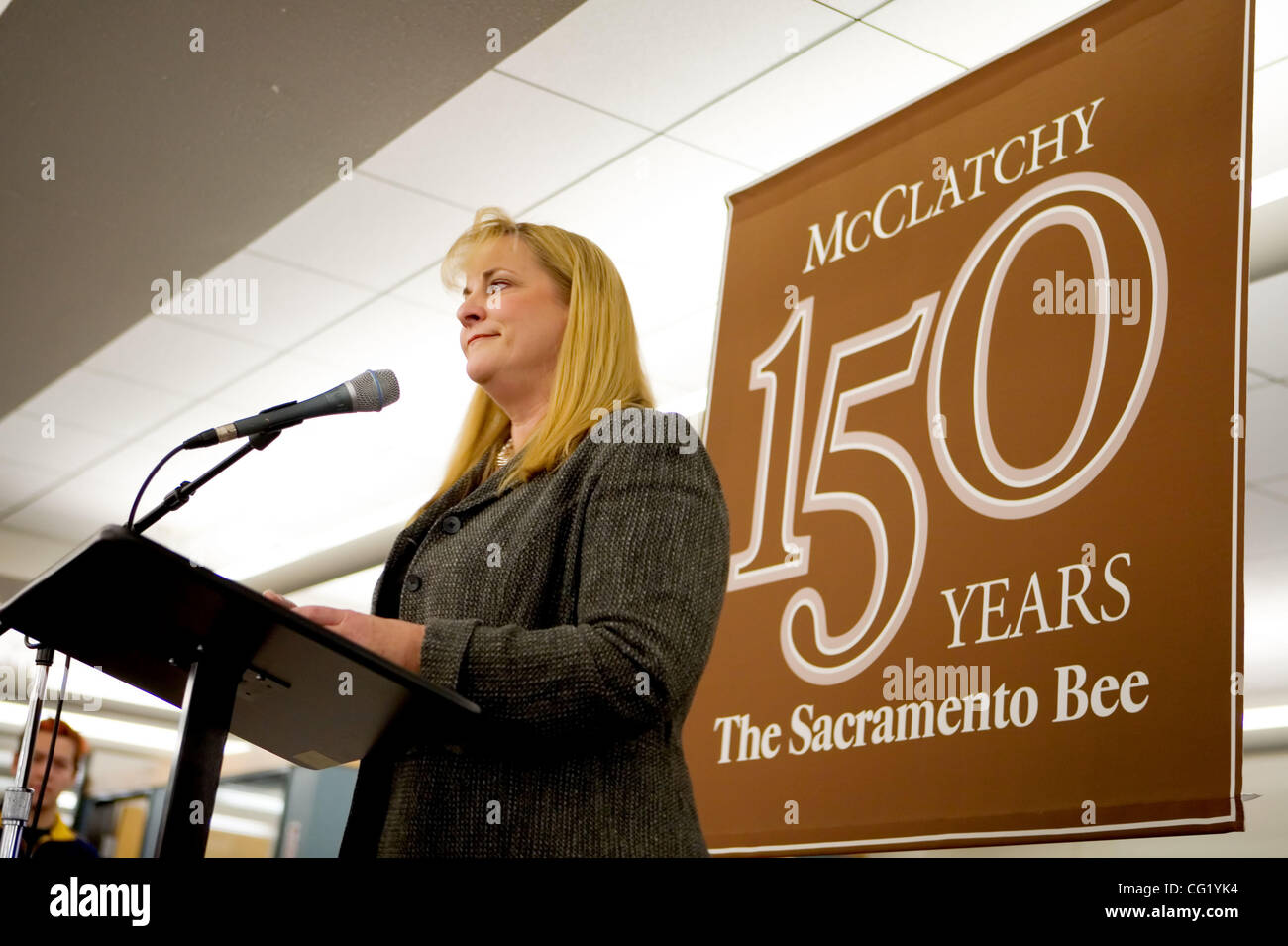 Molly Maloney Evangelisti speaks as employees gathered in the newsroom to celebrate The Bee's 150th anniversary on Friday, Feb. 2, 2007.  Sacramento Bee/  Brian Baer Stock Photo