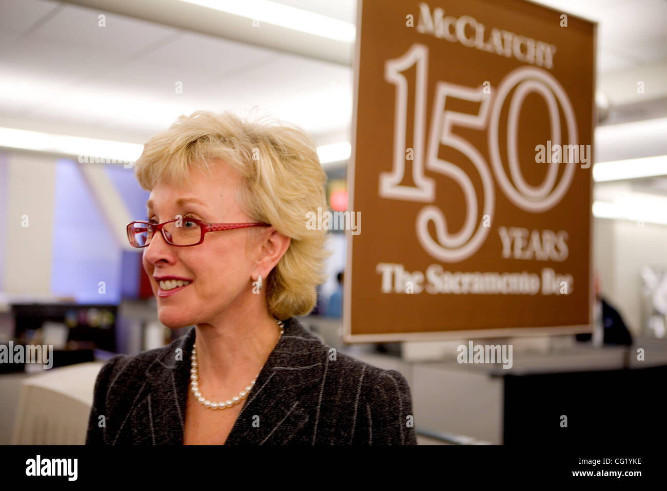 Sacramento Bee Publisher Janis Heaphy speaks with employees who had gathered in the newsroom to celebrate The Bee's 150th anniversary on Friday, Feb. 2, 2007.  Sacramento Bee/  Brian Baer Stock Photo