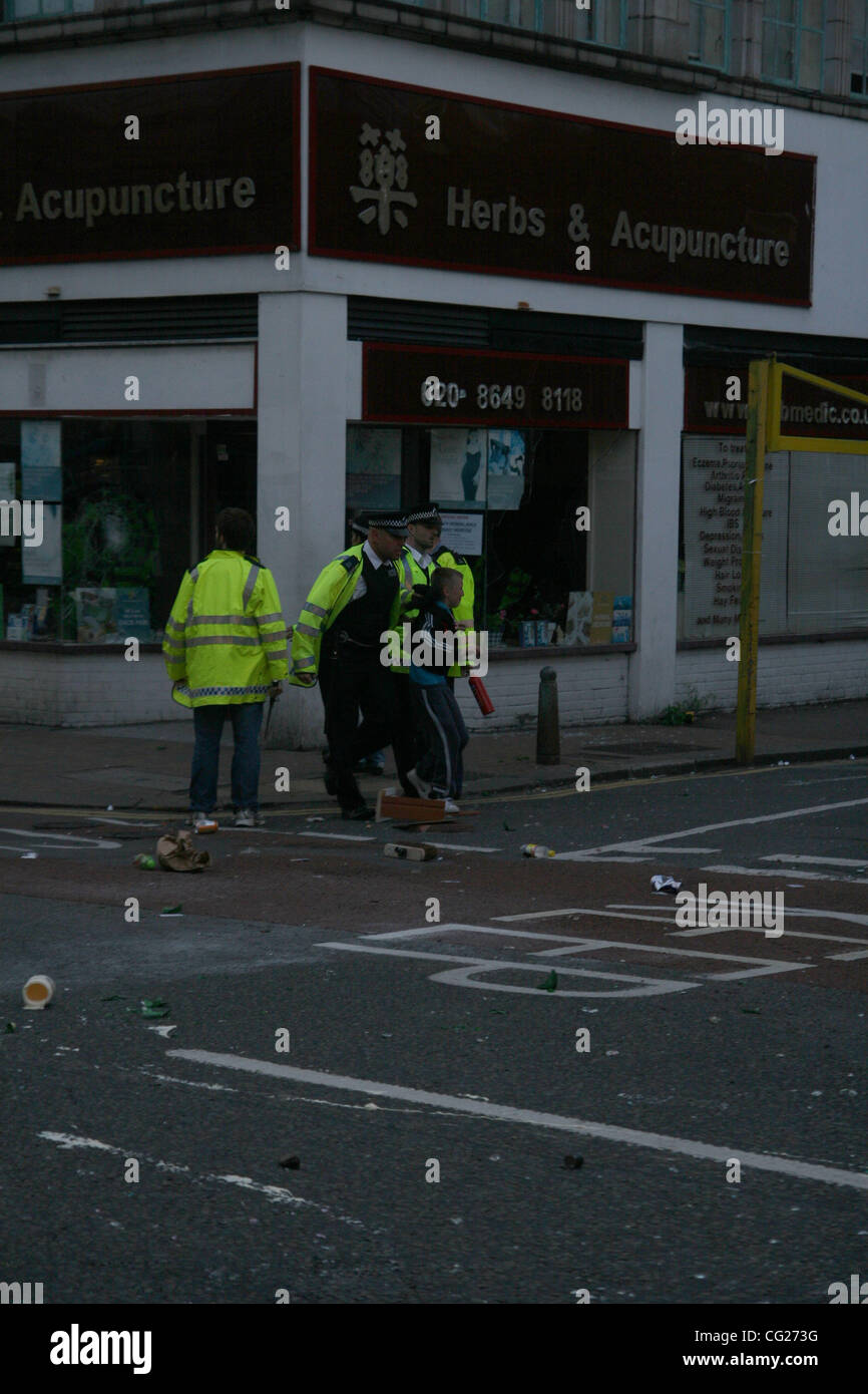 Police making arrest hi-res stock photography and images - Alamy