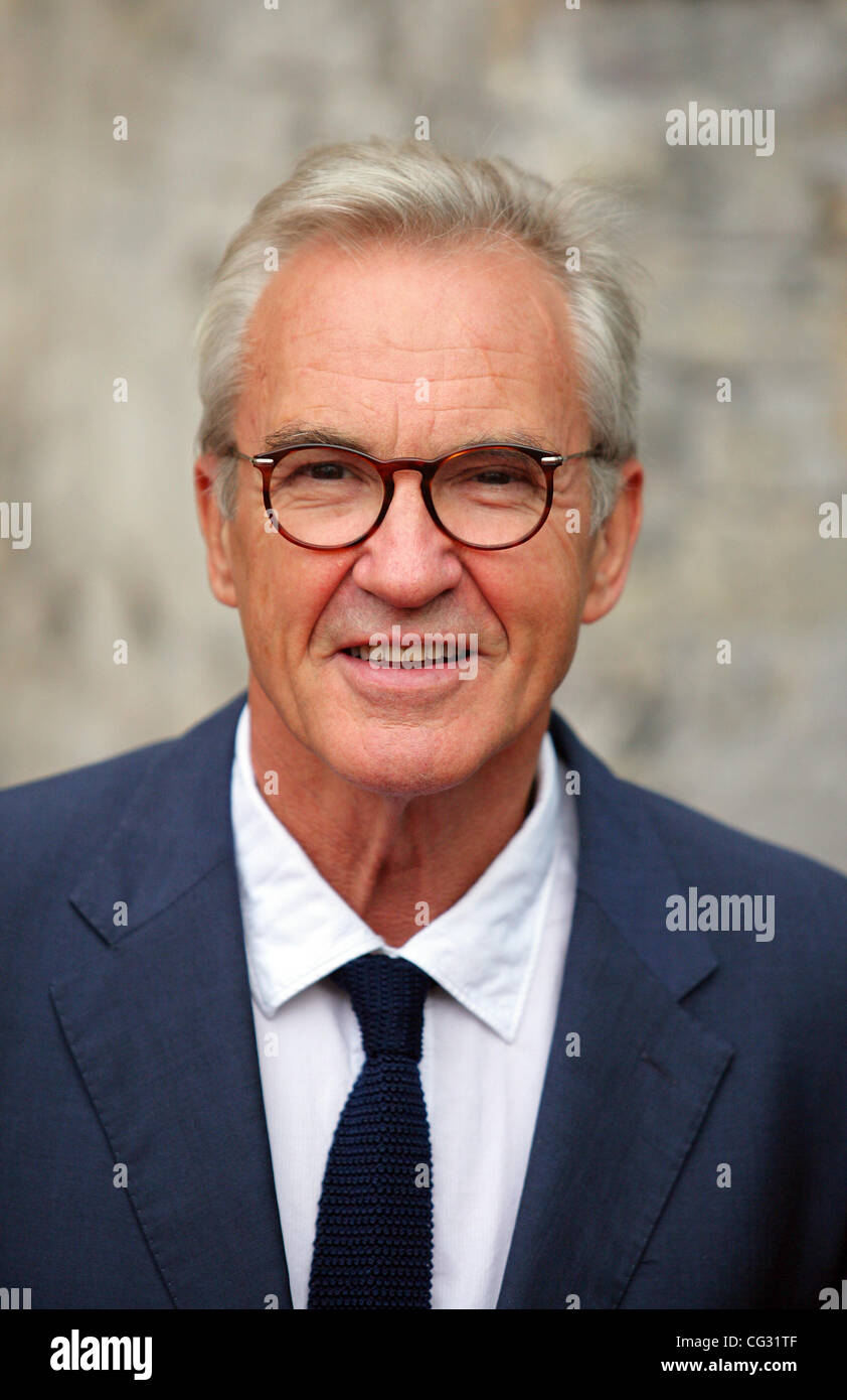 Larry lamb hires stock photography and images Alamy
