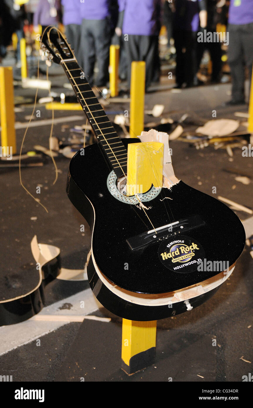 The Guinness Book of World Records World's Largest Guitar Smash at the