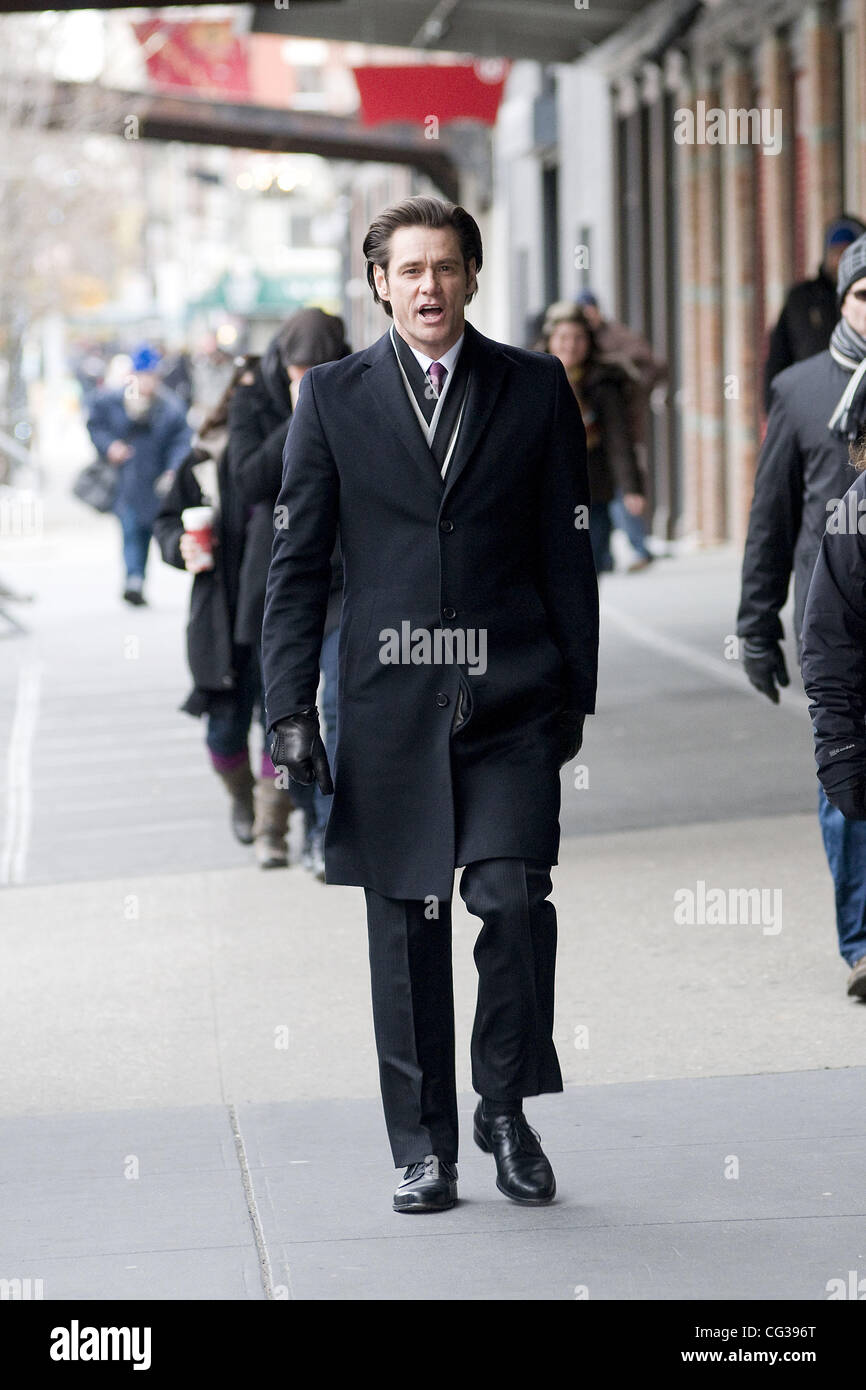 Jim Carrey filming 'Mr. Popper's Penguins' on location in Manhattan. New York City, USA 23.12.10 Stock Photo