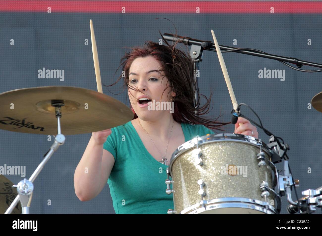 Caitlin Kicking Daisies perform live during the South Beach Festival