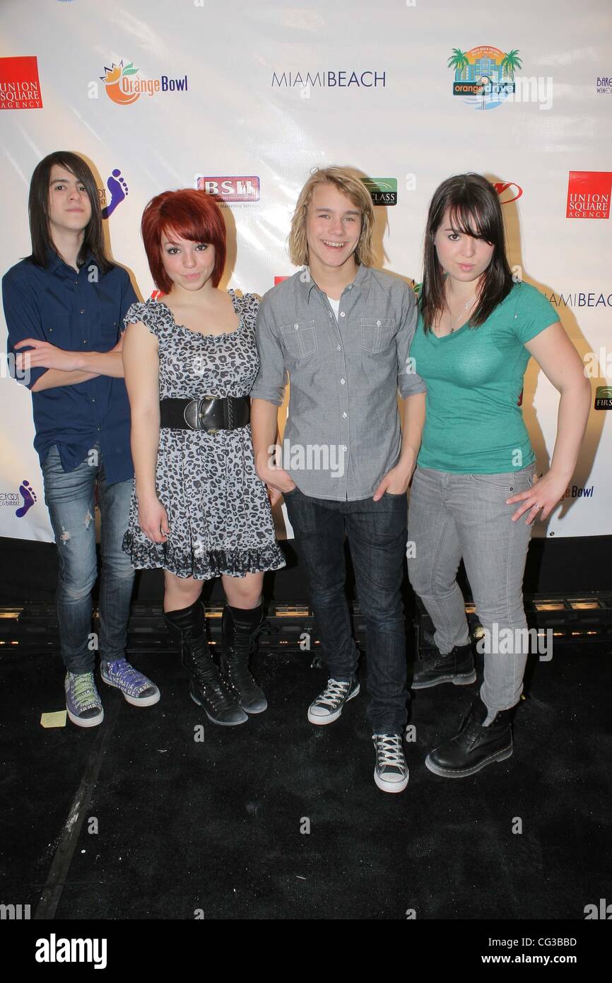 Kicking Daisies The South Beach Festival 'Jam On The Sand' at Ocean