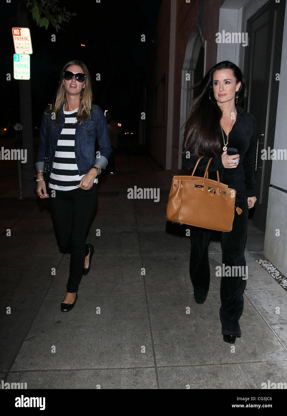 Kyle Richards spotted on Brighton Way in Beverly Hills carrying a Chanel  tote Featuring: Kyle Richards Where: Beverly Hills, California, United  States When: 10 Apr 2014 Stock Photo - Alamy