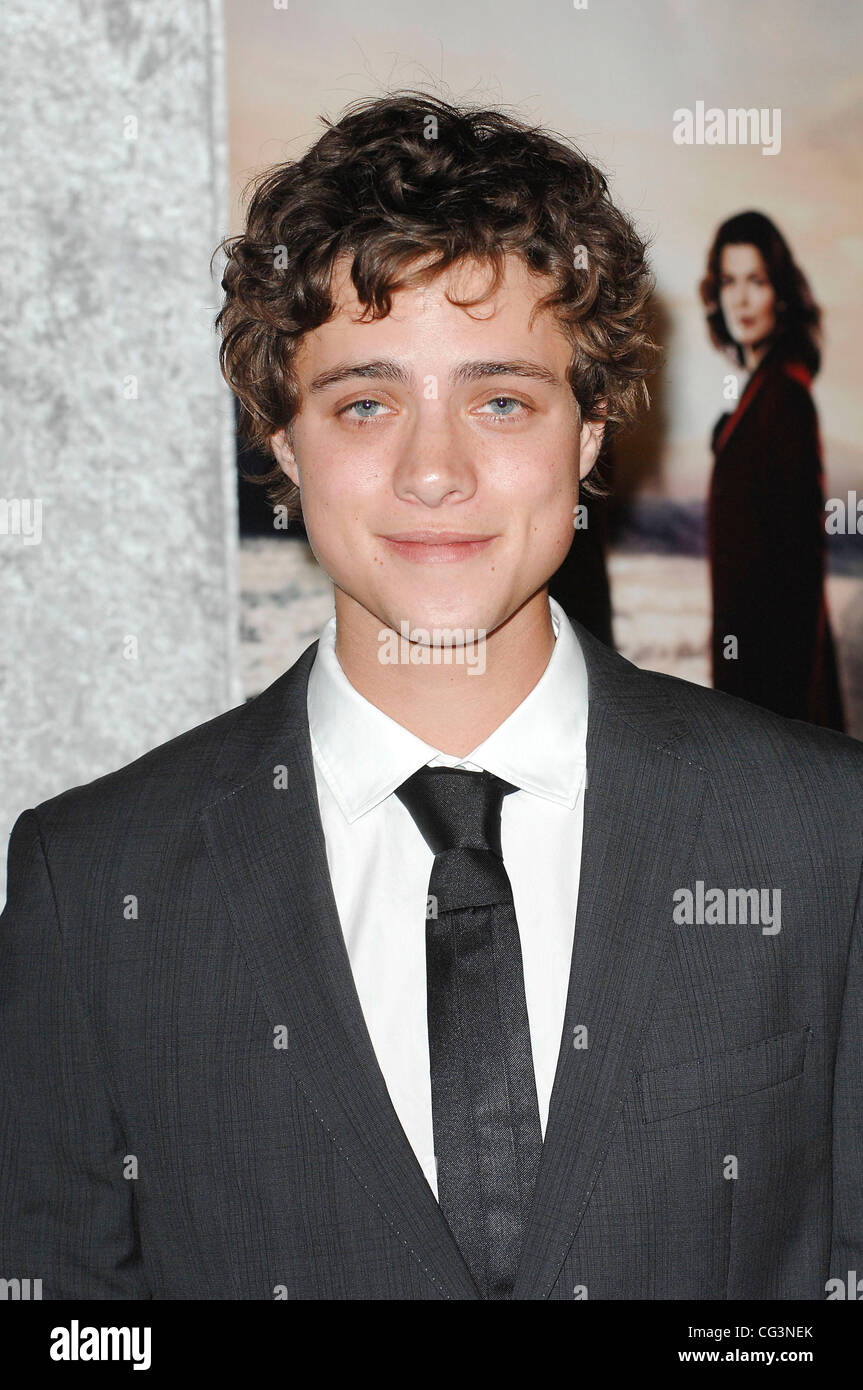 Douglas Smith pictures foto Douglas Smith