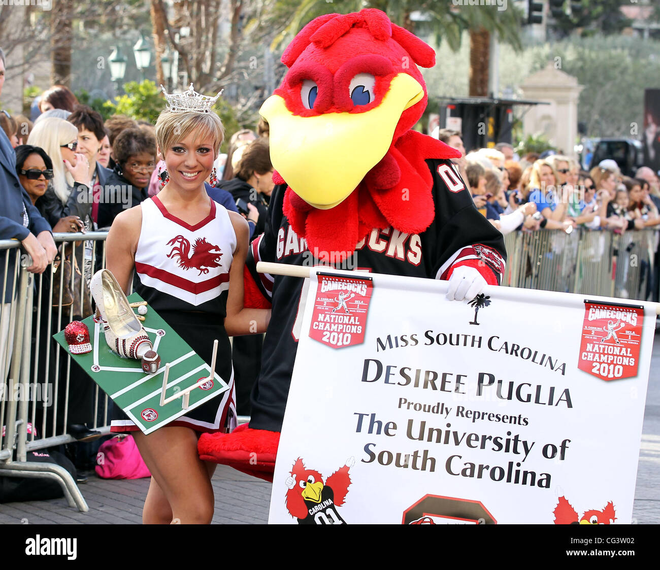 Miss South Carolina Desiree Leigh Puglia Miss America 2011 DSW Parade of Shoes at the Paris