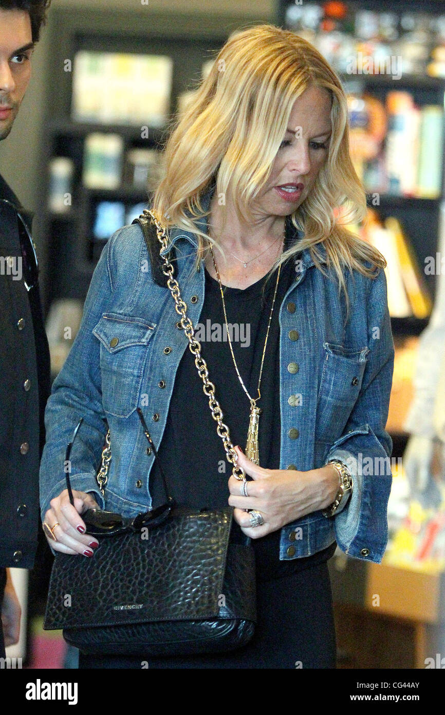 Heavily Pregnant Rachel Zoe Leaves Urth Cafe On Melrose Avenue And Stopped At Clothing Store Alpha For Men For Some Shopping Los Angeles California 20 01 11 Stock Photo Alamy