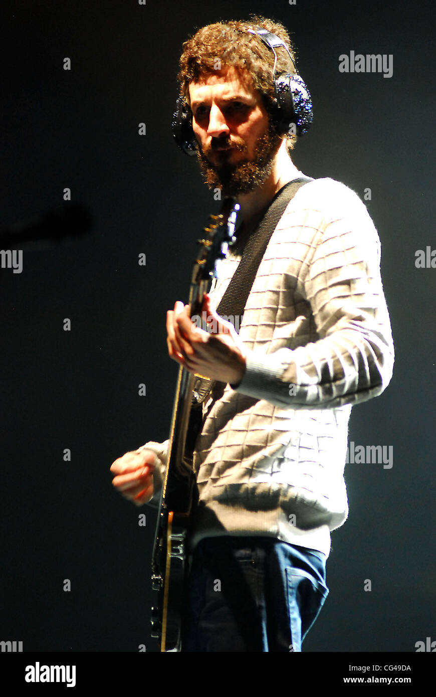 Brad Delson of Linkin Park,  performing at the United Center. Chicago, Illinois - 26.01.11 Stock Photo