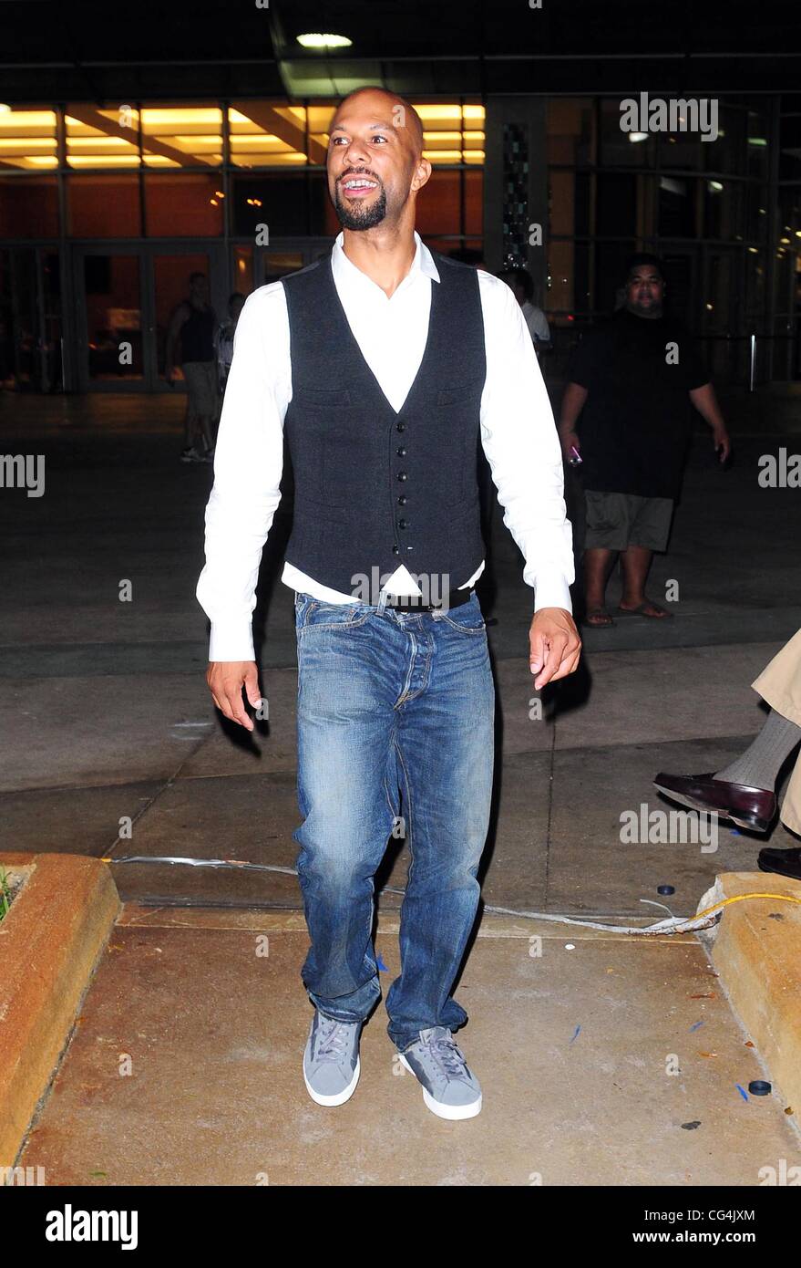 Rapper Common leaving the SunLife Staduim after Miami Dolphins vs. New York  Jets NFL football game Miami, Florida - 26.09.10 Stock Photo - Alamy
