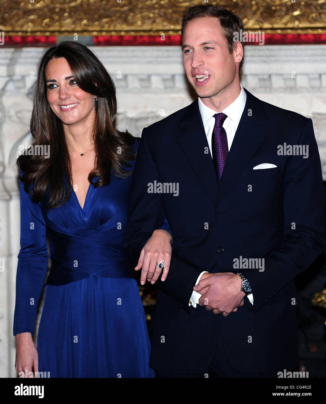 Prince William and Kate Middleton pose for photographs in the State ...