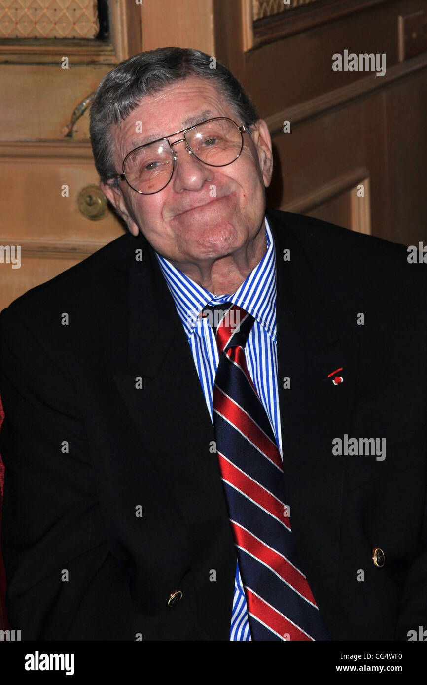 Jerry Lewis Jerry Lewis, Abbot of the Friars Club, receives a Lifetime