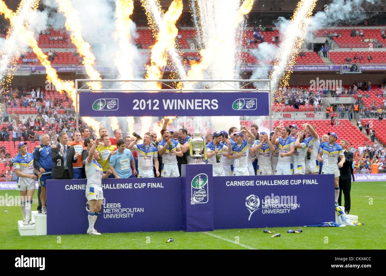 25th Aug 2012. London, England.  Warrington Celebrate after the Carnegie Challenge Cup Final between Leeds Rhinos and Warrington Wolves from Wembley Stadium. Stock Photo