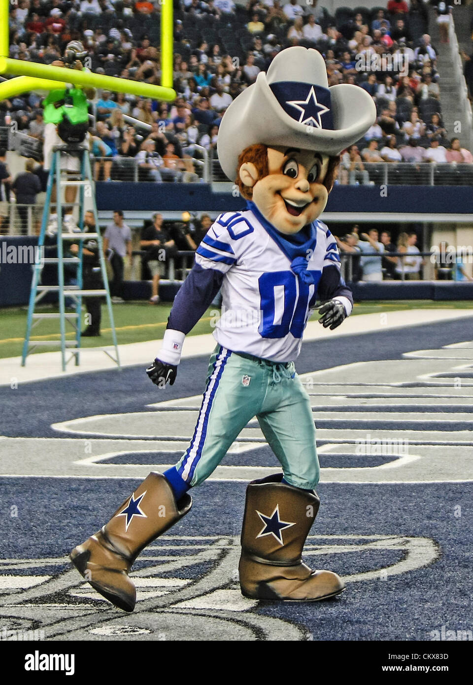 dallas cowboys mascot hat