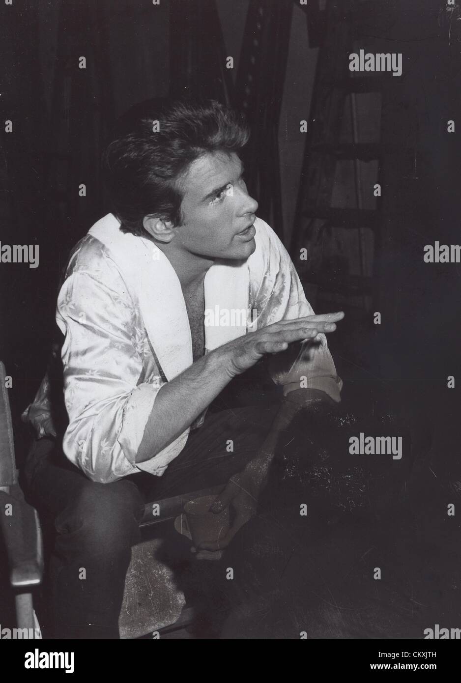 WARREN BEATTY between scanes of All Fall Down.Supplied by Photos, inc ...