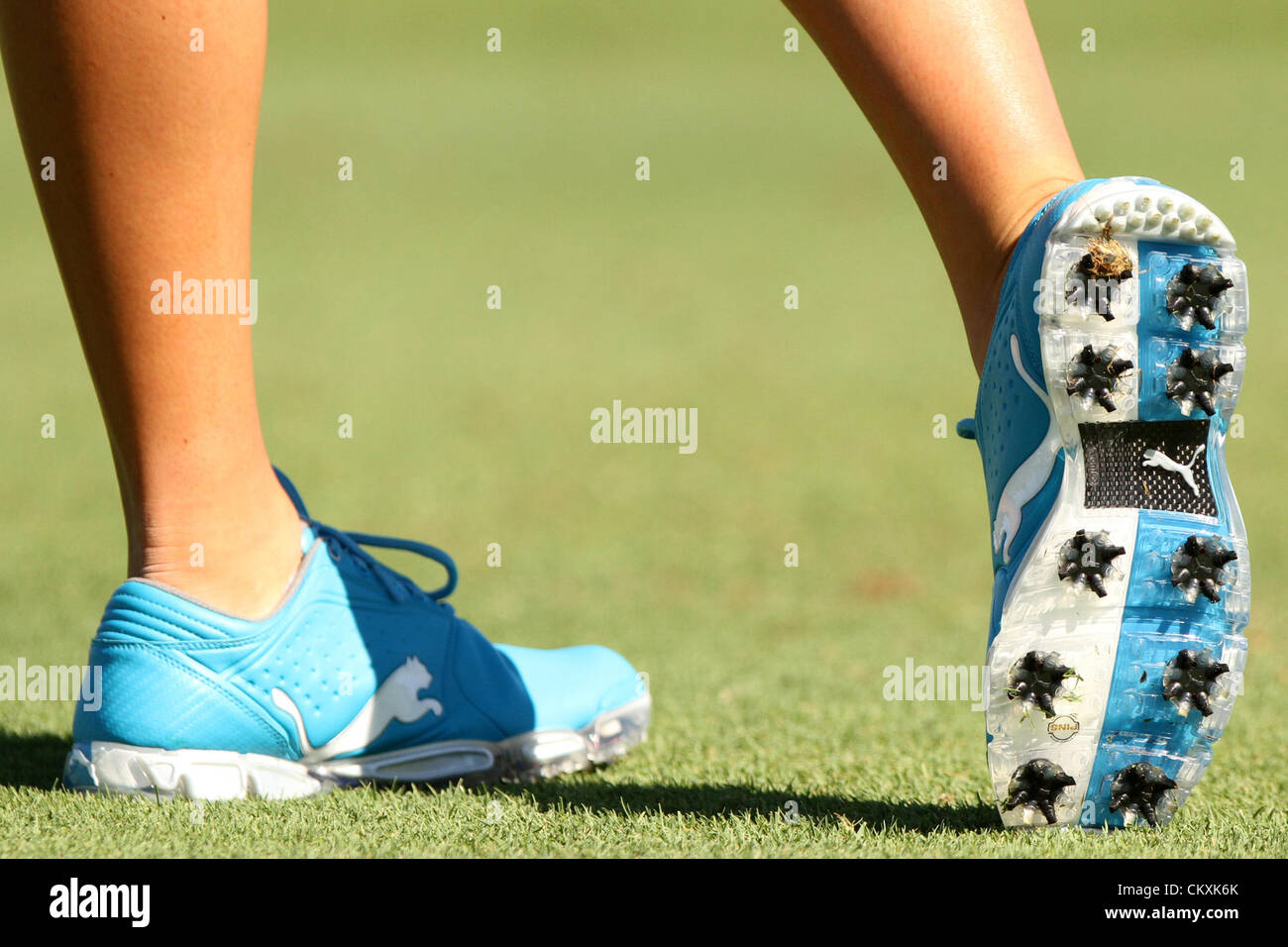 lexi thompson golf shoes