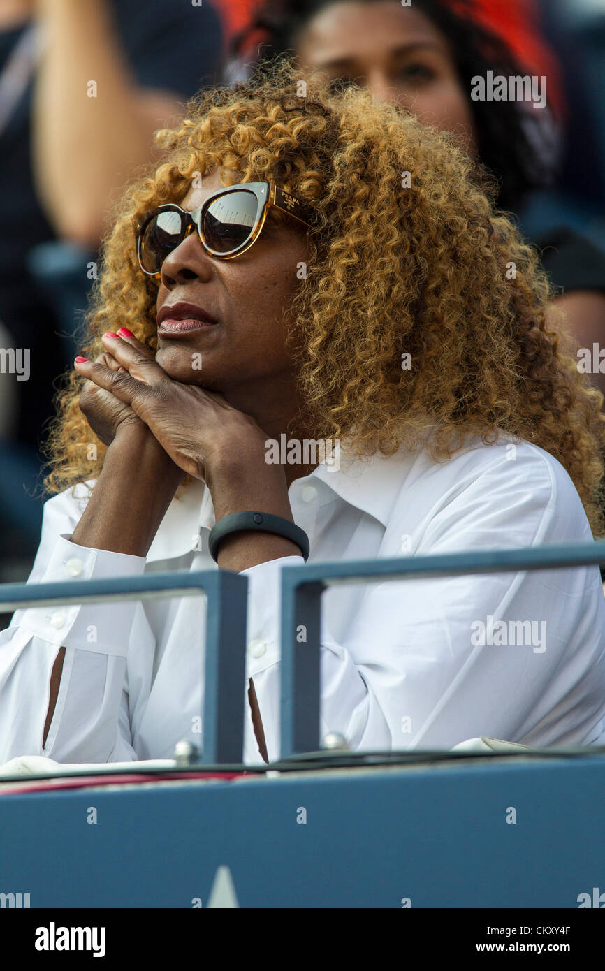 Serena Williams (USA) mom Oracene Price watching her compete at the(05)