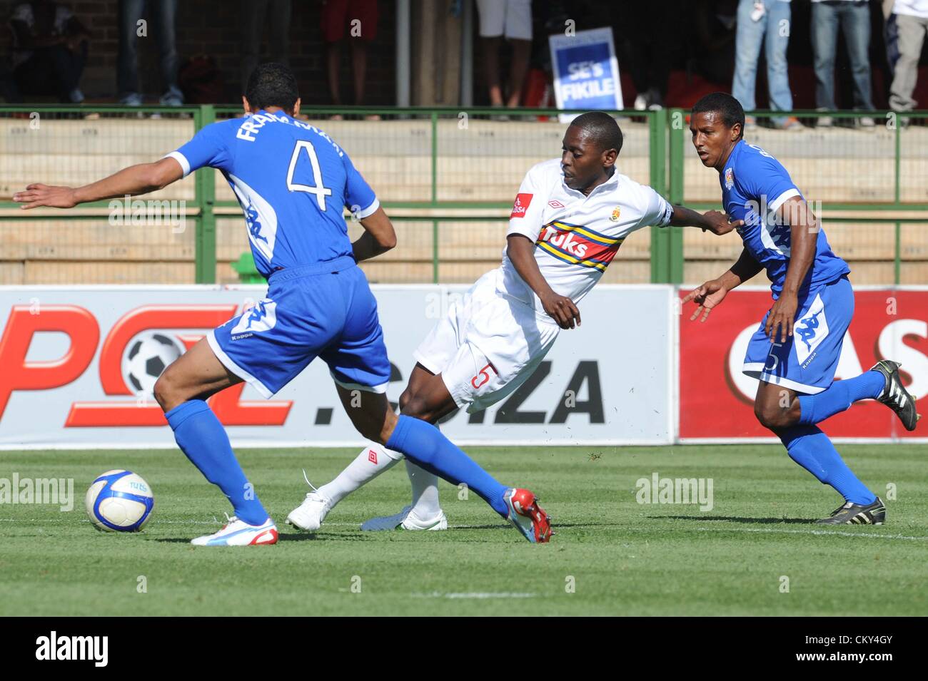 PRETORIA, SOUTH AFRICA SEPTEMBER 01, Bevan Fransman tackles Dipsy