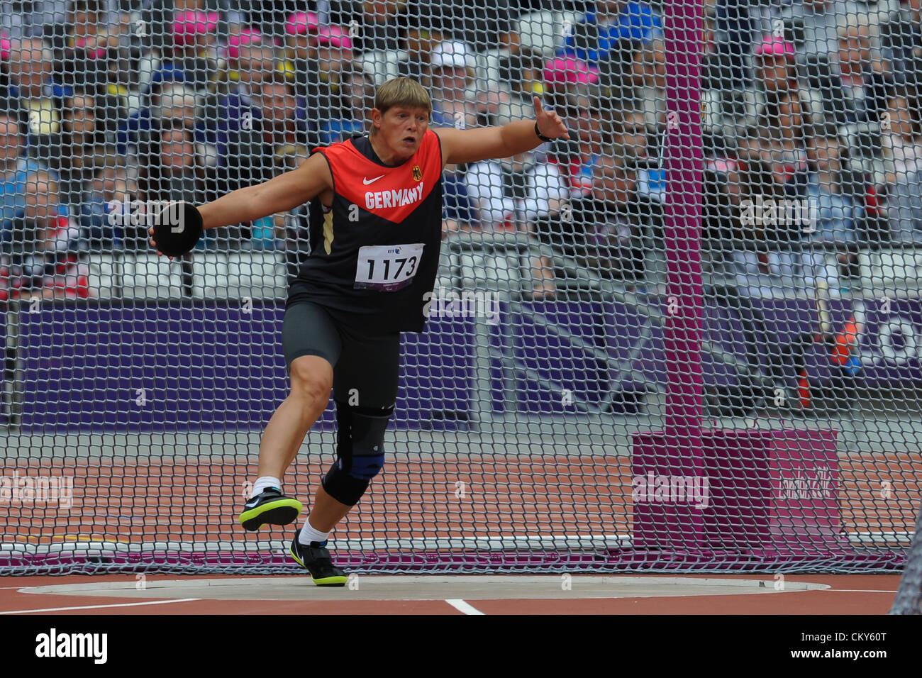 Womens discus throw final hires stock photography and images Alamy