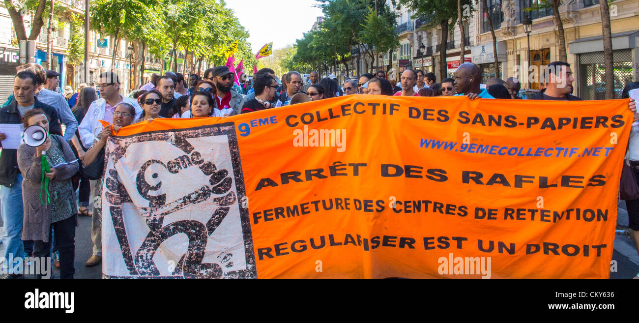 Paris, France, Collective Immigrants Without Documents, illegal aliens, Holding Banners, Sans Papiers, in Public Demonstration, immigration rally, protesters multiracial human rights, illegal migrants Stock Photo