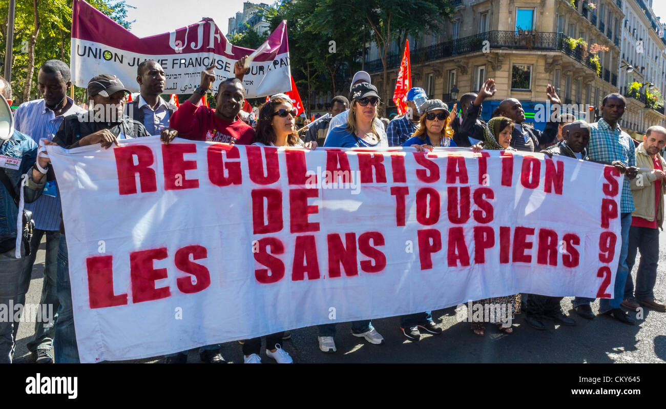 Paris, France, Collective African Immigrants Without Documents , réfugiés Carrying Protesters