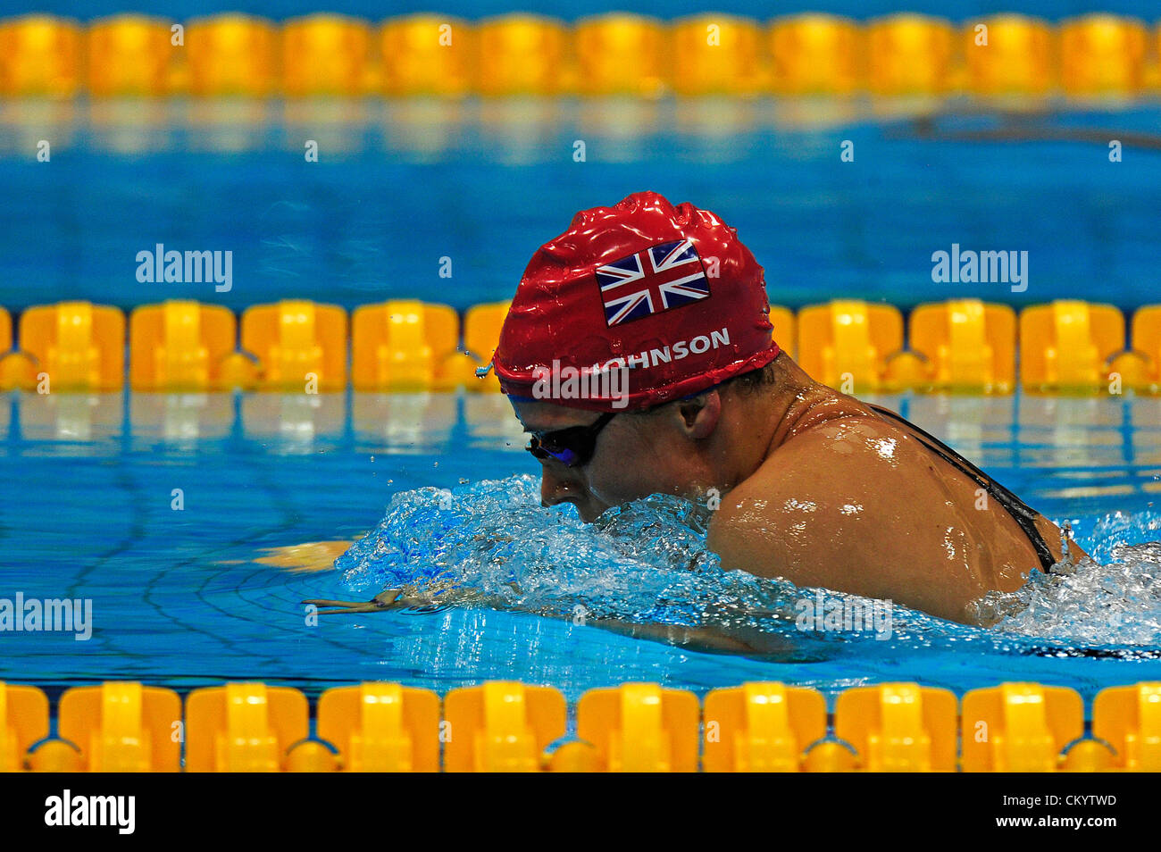 Stratford, London, UK. 5th September 2012. Elizabeth Johnson of Great Britain in action during the Women's 100m Breaststroke SB6 on day 7 of the London 2012 Paralympic Games at the Aquatic Centre. Credit:  Action Plus Sports Images / Alamy Live News Stock Photo