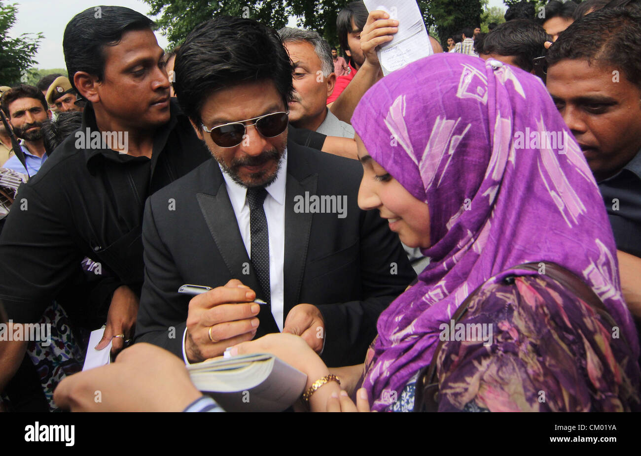 Indian movie shooting hires stock photography and images Alamy