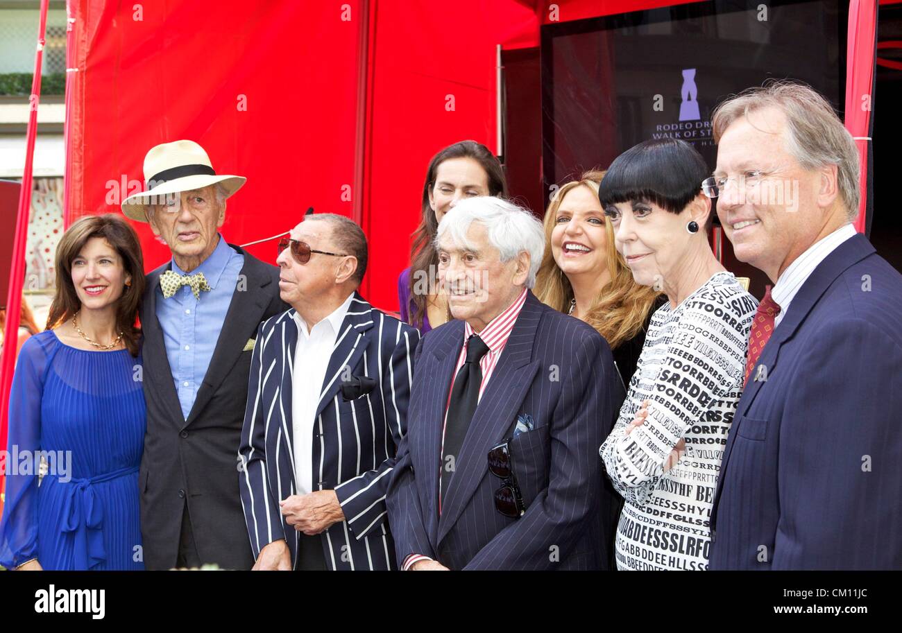 James galanos hi-res stock photography and images - Alamy