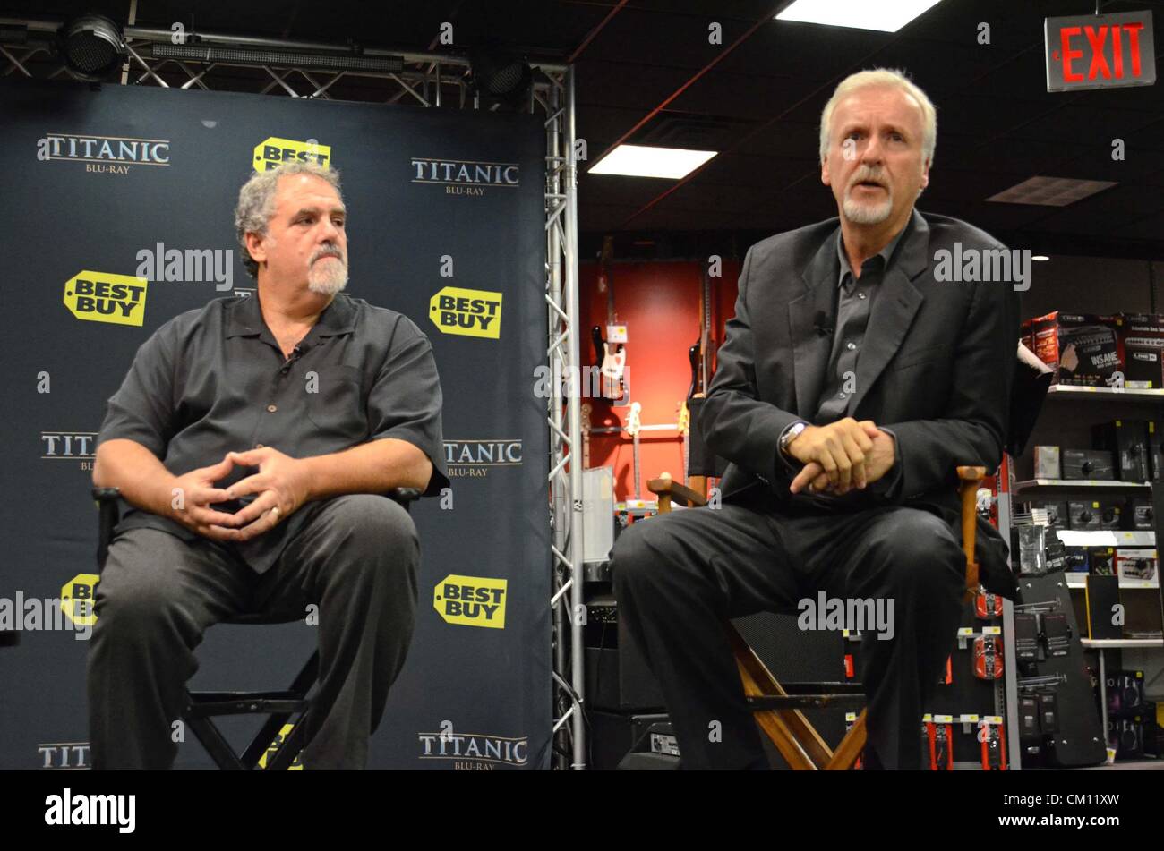 New York, USA. 10th September 2012. Jon Landau, James Cameron at in-store appearance for James Cameron TITANIC Blu-Ray DVD Signing, Best Buy Union Square, New York, NY September 10, 2012. Photo By: Derek Storm/Everett Collection Stock Photo