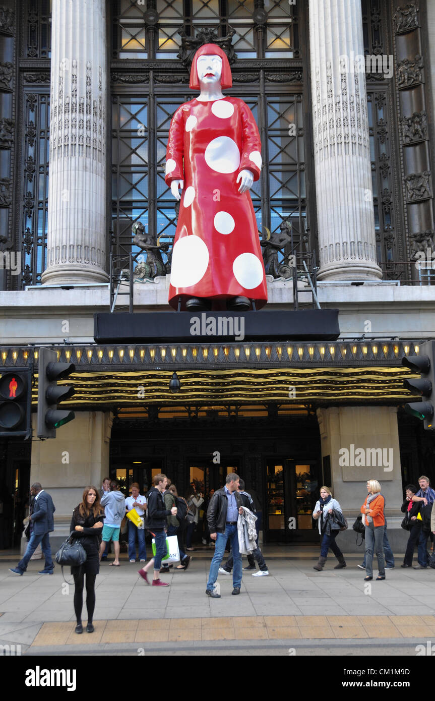 Yayoi Kusama window display for Louis Vuitton in Selfridges, London Stock  Photo - Alamy