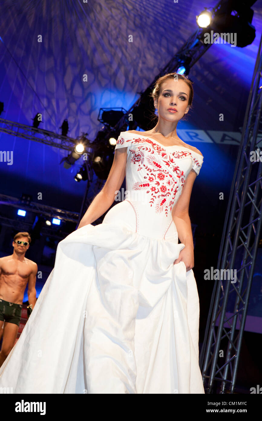 Traditional fashion labels present their latest designs of traditional ...