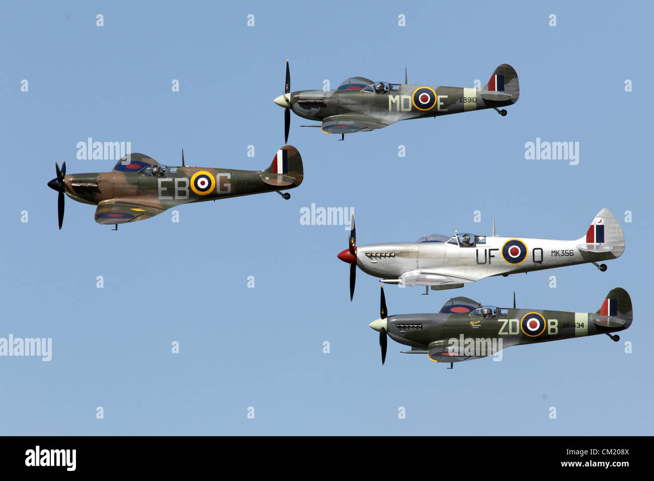 ジグソーパズル『SPITFIRE OVER BUCKINGHAM PALACE』 John Young - Spitfire Over Buckingham Palace, 1020 pieces