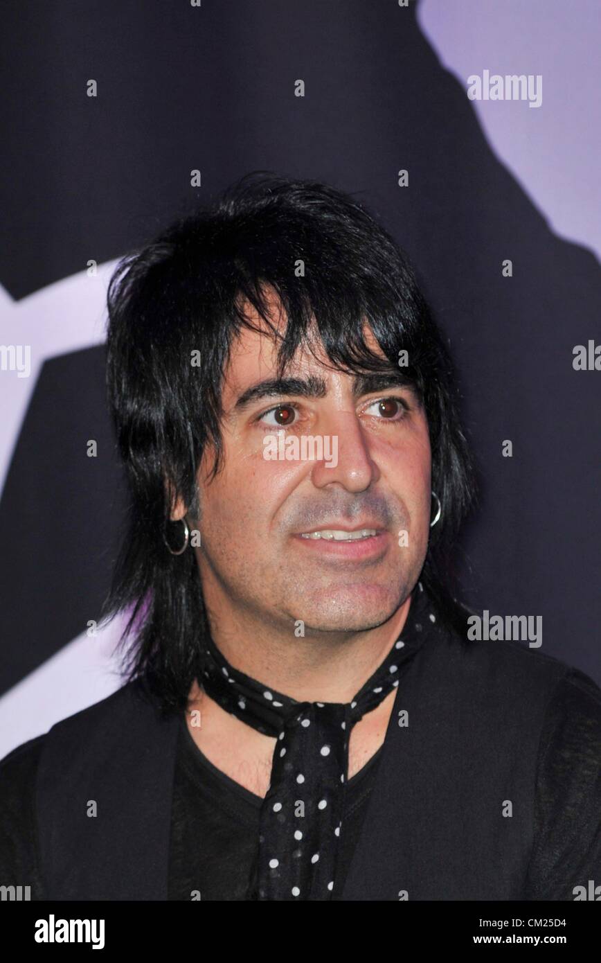 Alex Gonzalez at the induction ceremony for Latin Group Mana Inducted