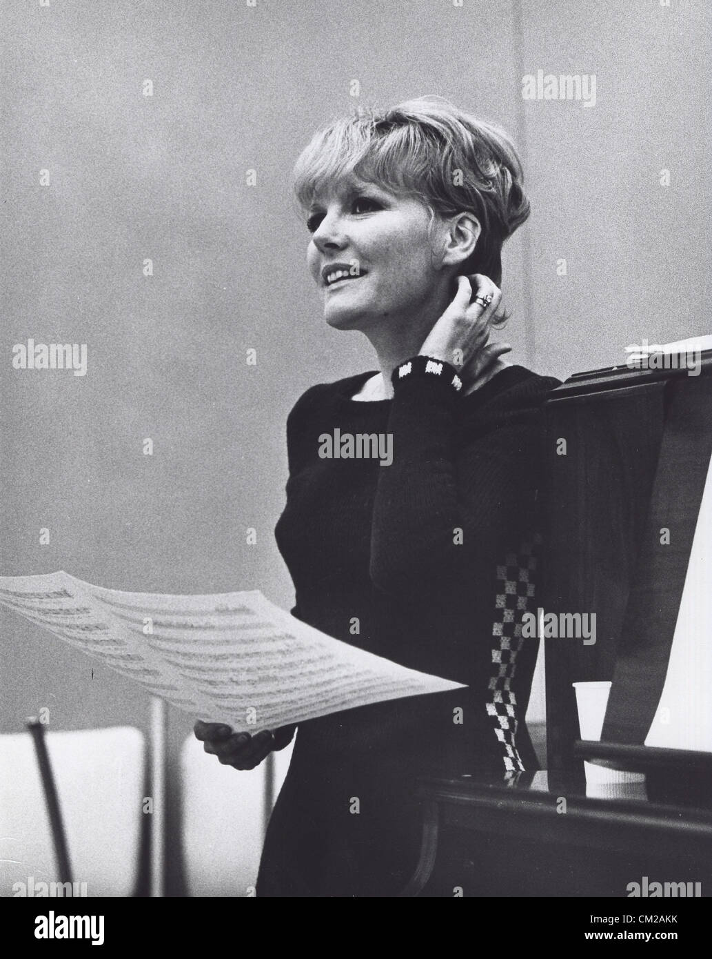 Page 2 - Petula Clark High Resolution Stock Photography and Images - Alamy