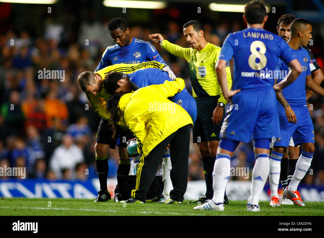 Sep 19th 2012 London, England, Chelsea's Brazilian midfielder Oscar  gets treatment from the physios  during the UEFA Champions League football match between Chelsea (GBR) and Juventus (ITA) played at Stamford Bridge. Mandatory credit: Mitchell Gunn/ESPA Stock Photo