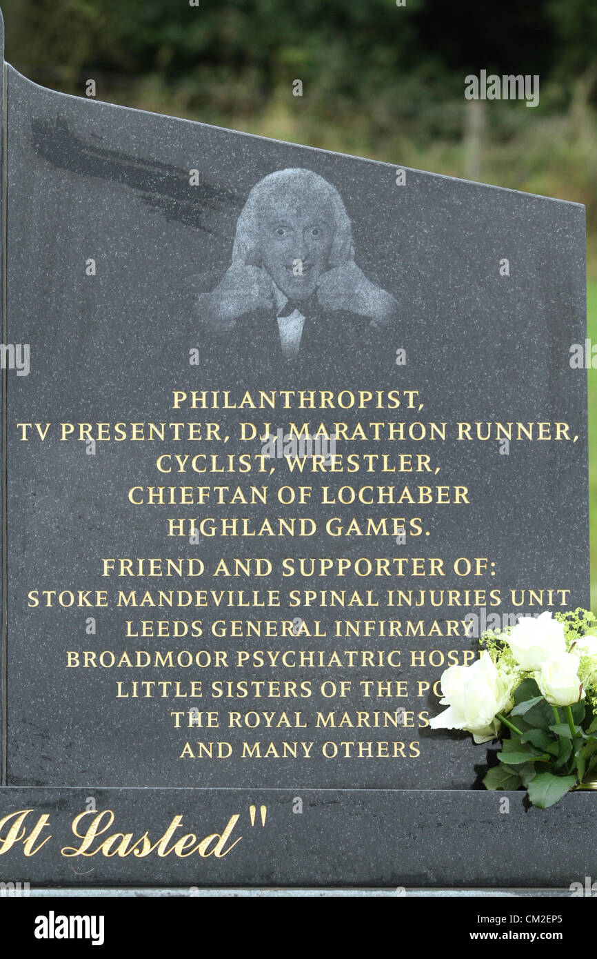 Sir Jimmy Savile Sir Jimmy Savile Memorial Scarborough England Uk 20 Stock Photo Alamy